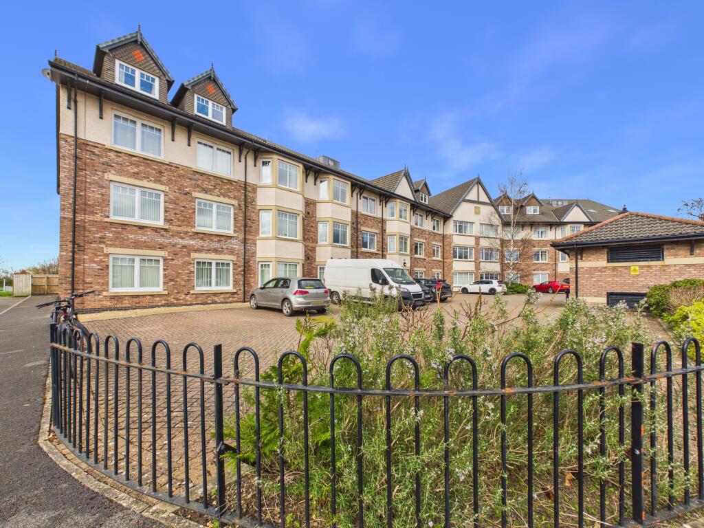 2-bed flat on Willow Place, Carlisle, CA1, £129,950