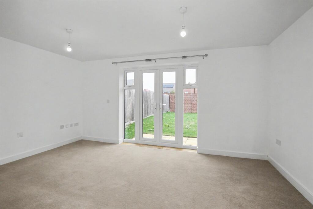 3 bedroom Semi Detached House in Allington Place, Littleover, Derby photo 4
