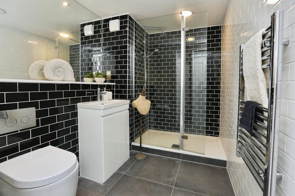 Apartment in Gosport, Hampshire - View 5