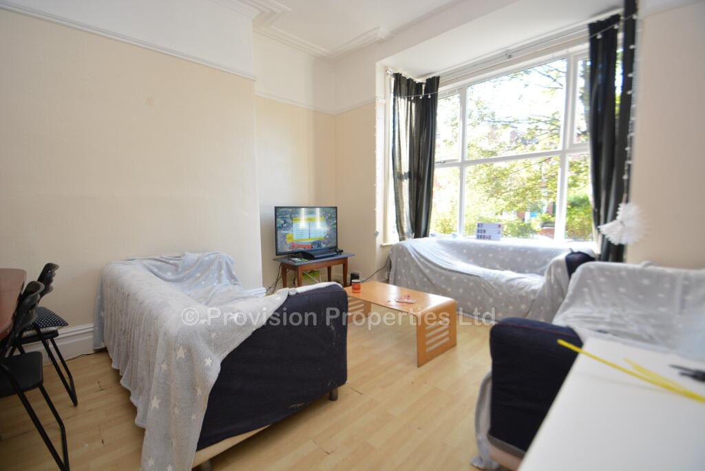 8 bedroom terraced house for rent