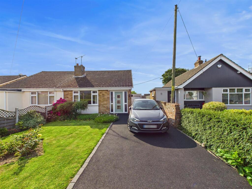 3-bed bungalow on Church Road, Mablethorpe, £215,000