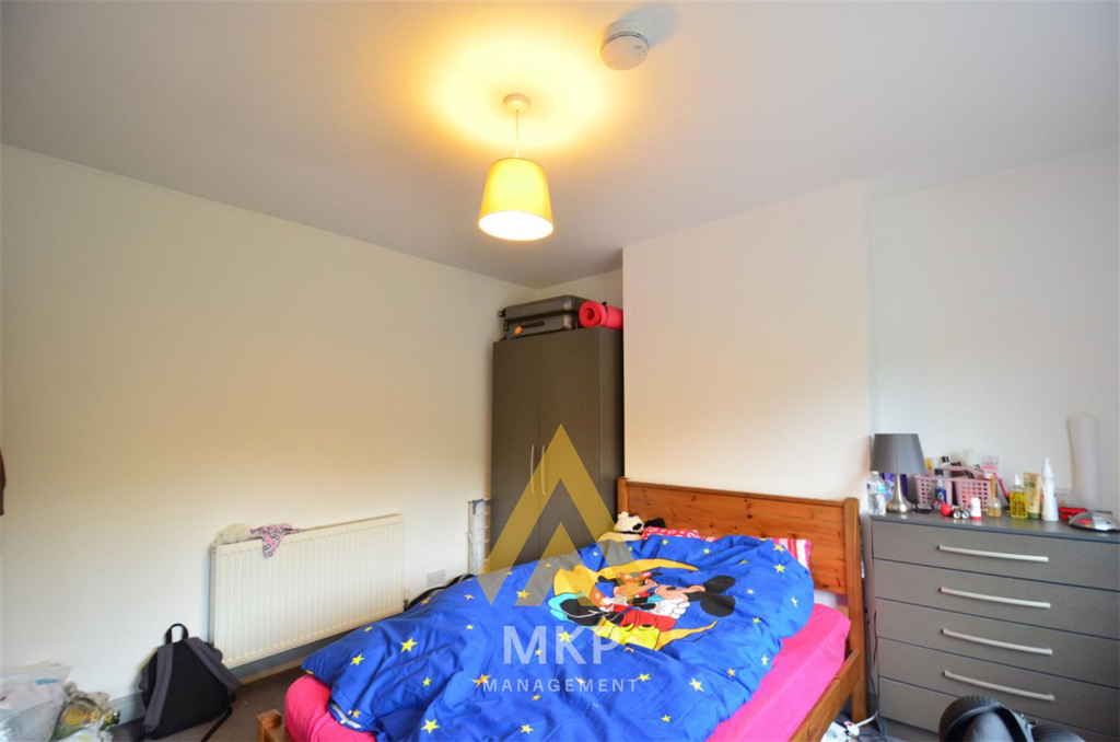 5 bedroom terraced house for rent