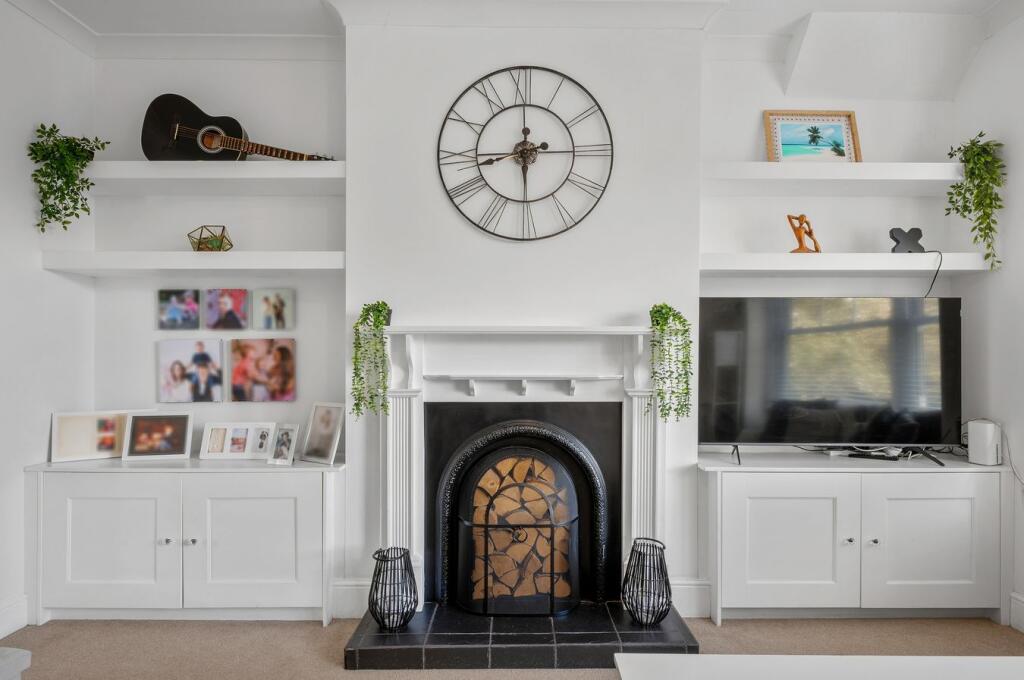 Apartment in Walton-on-Thames, Surrey - View 5