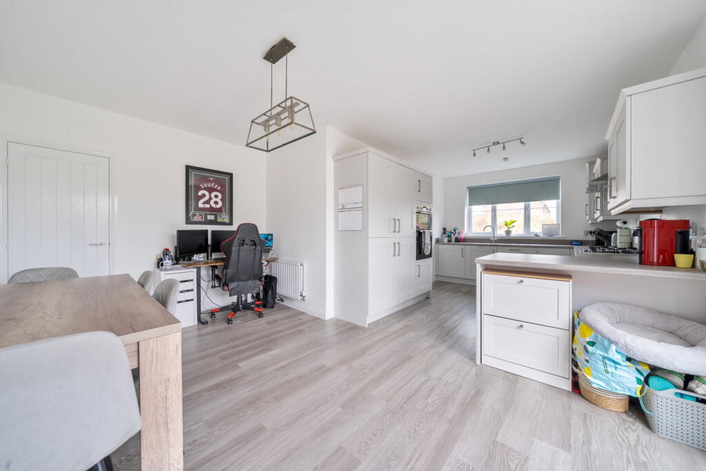 House in Westbury, Leigh Park - More