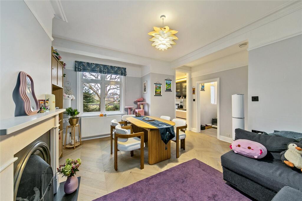 Burlington Avenue, Kew, Surrey, TW9 photo 2
