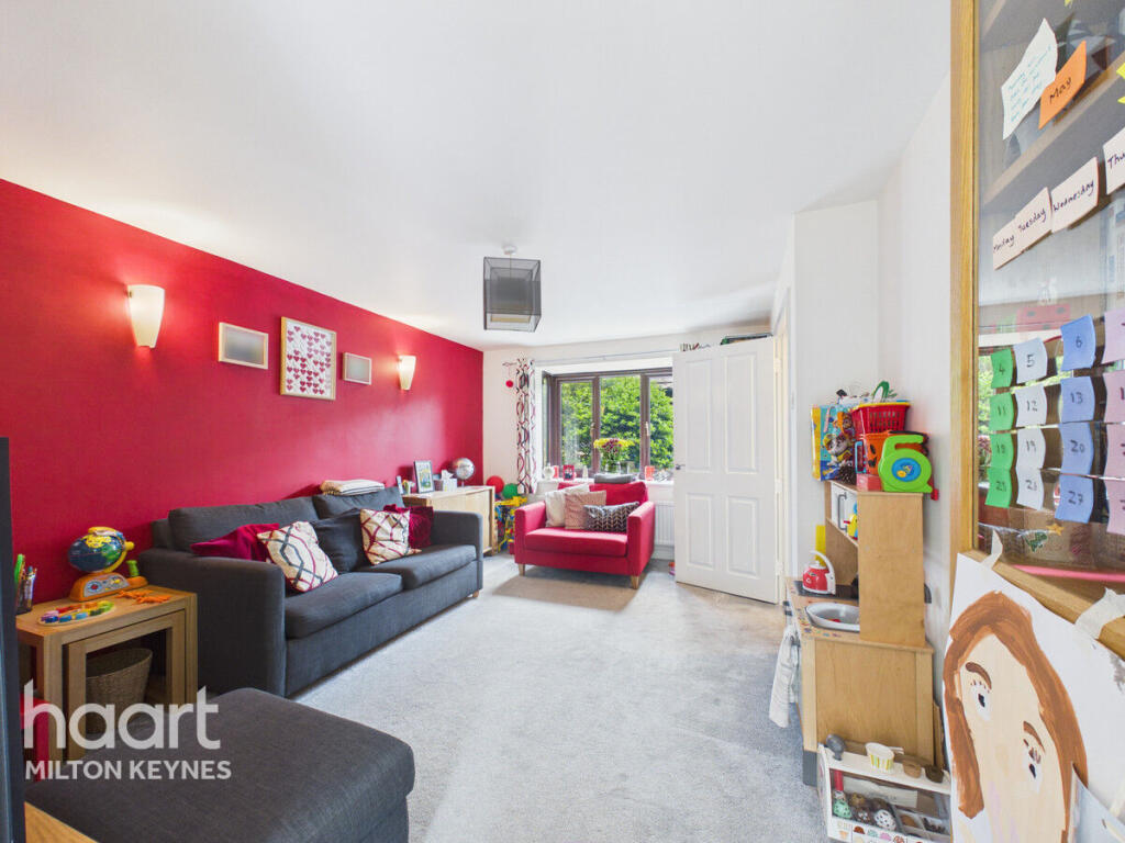 Kaplan Close, Shenley Lodge photo 4