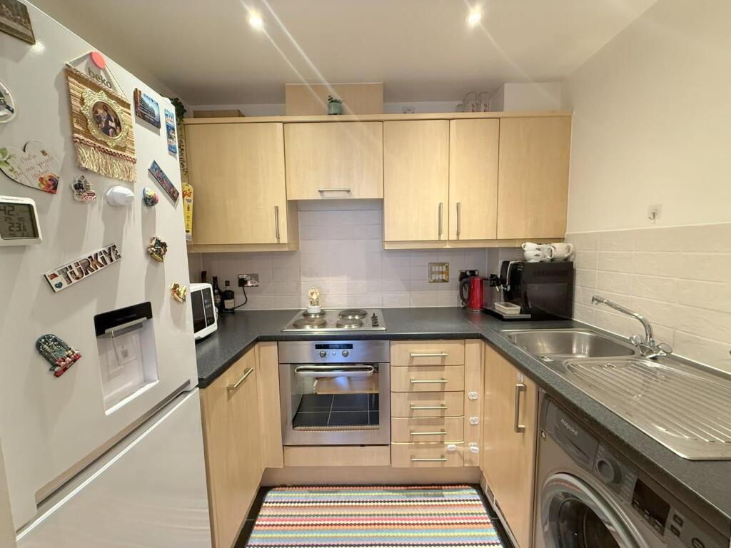Apartment in London, Bedfont - View 4
