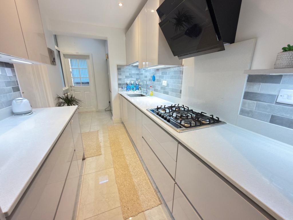 House in Luton - View 5