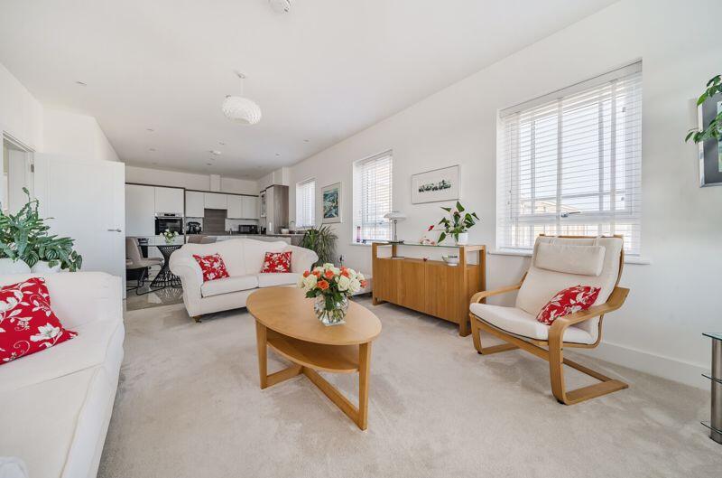 Hawkinge, Offers in the Region of £340,000 photo 4