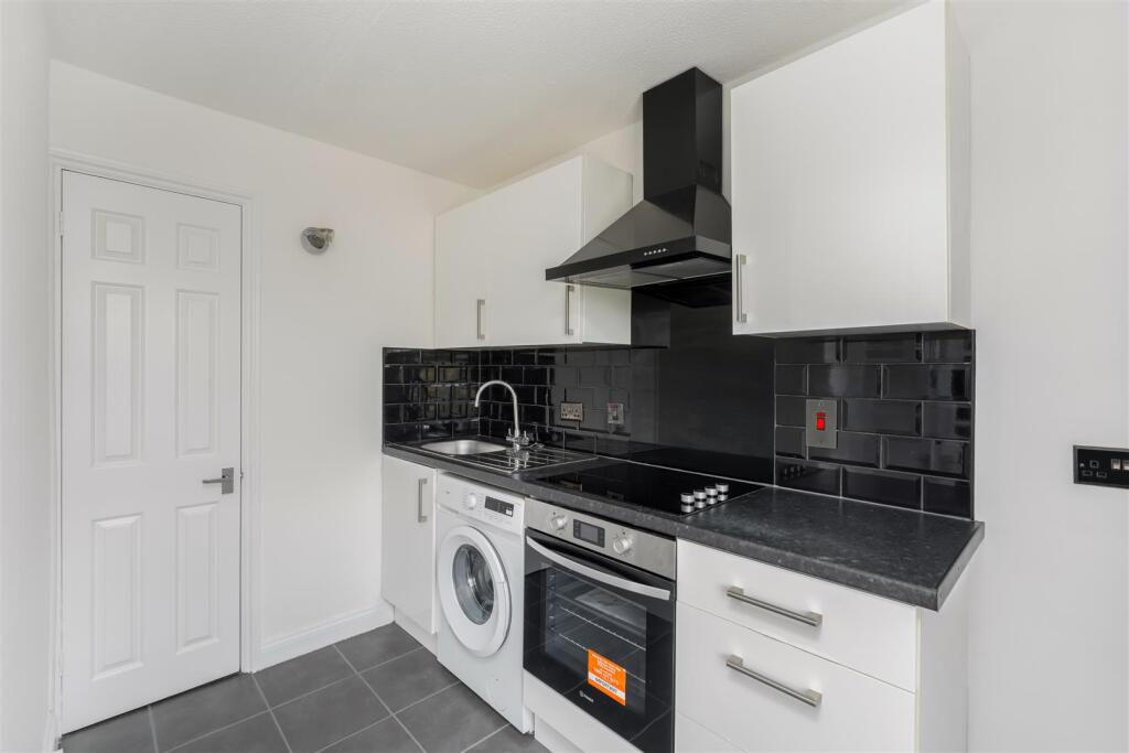Apartment in Cherwell, Grimsbury, Banbury - View 4