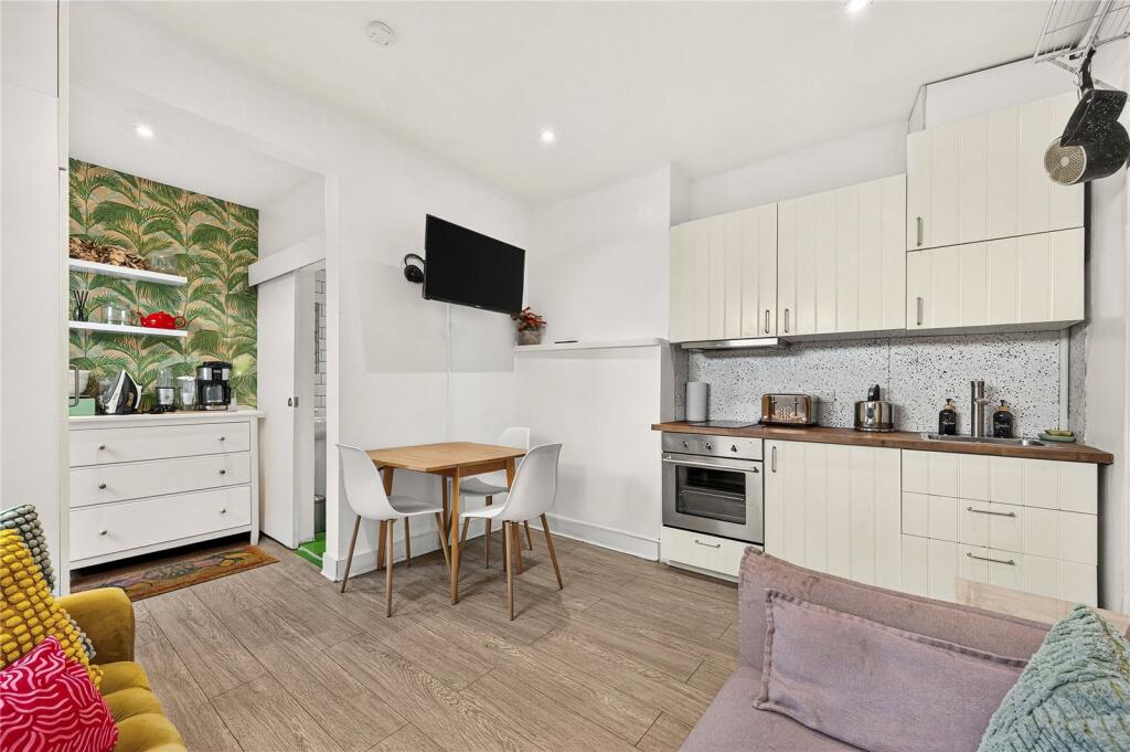 Apartment in London - View 2