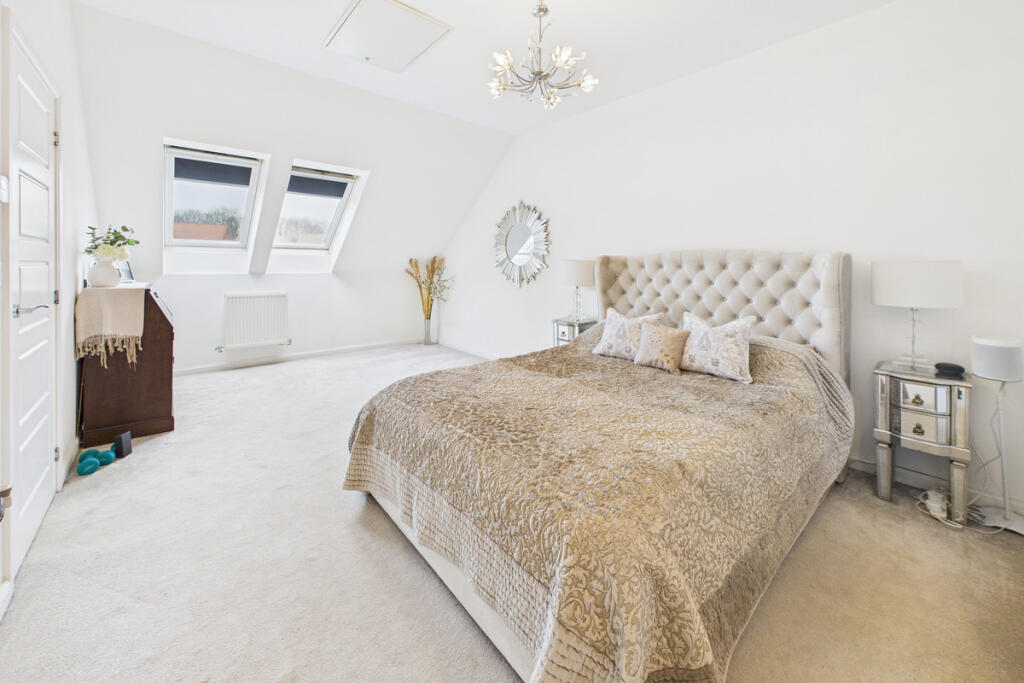 Burgundy Drive, Hemel Hempstead, HP2 photo 4