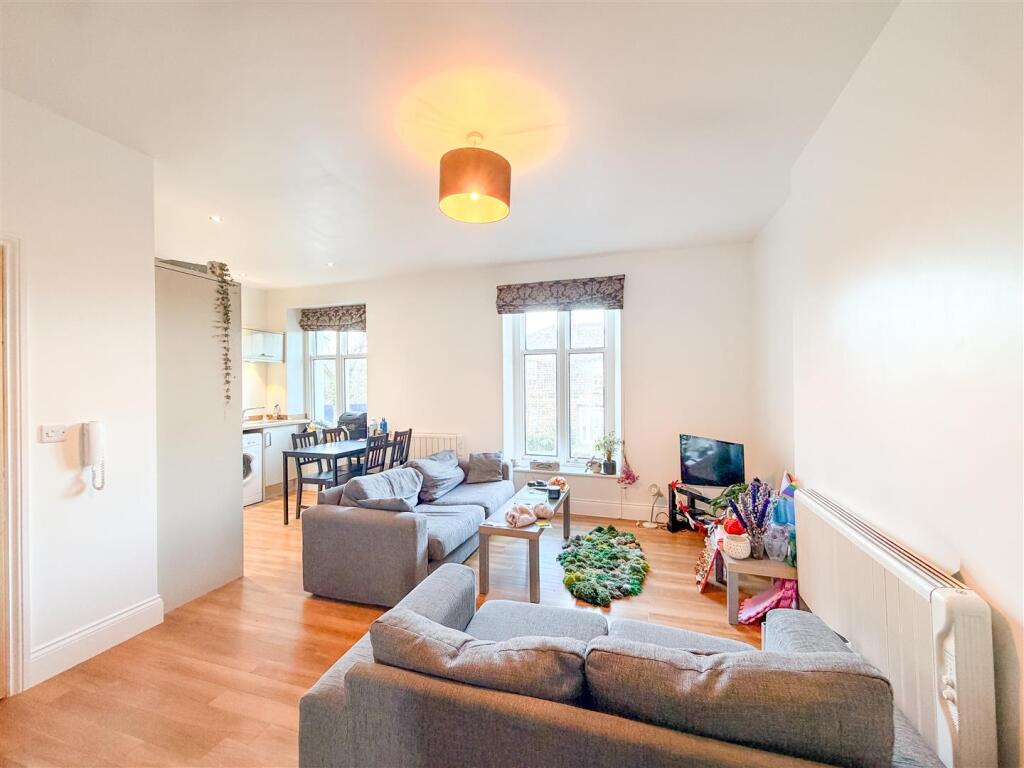 Main image of property: Flat 4, 307 Western BankSheffield