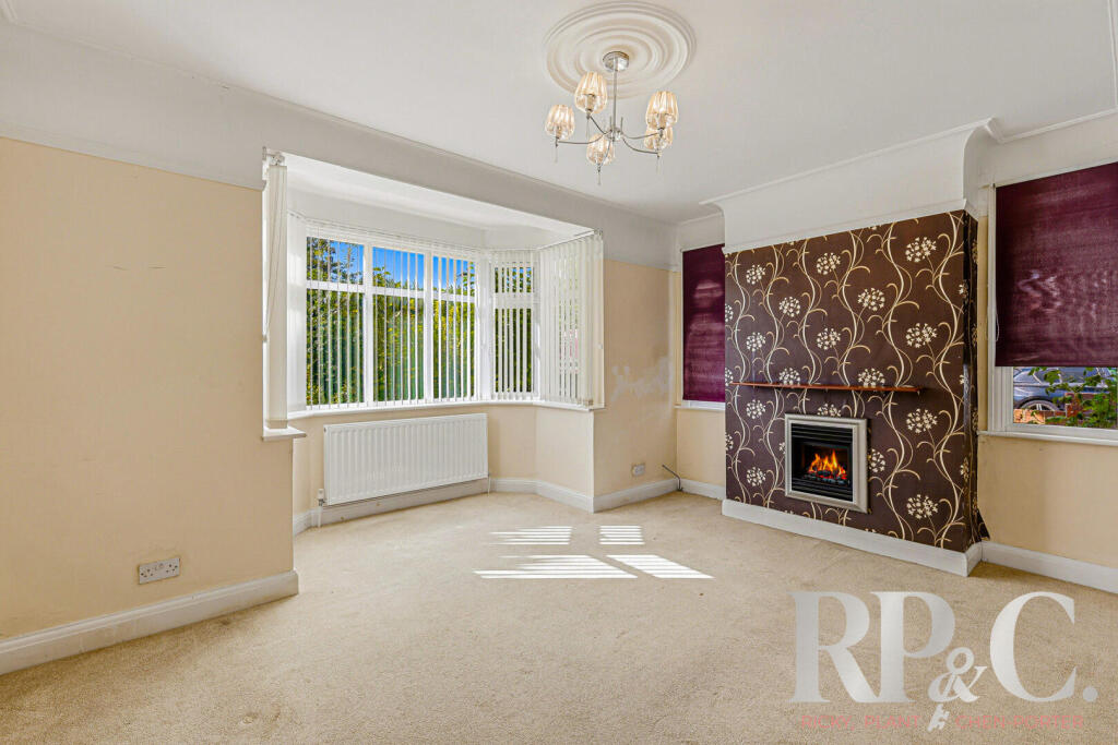 House in Southend-on-Sea, Essex - More