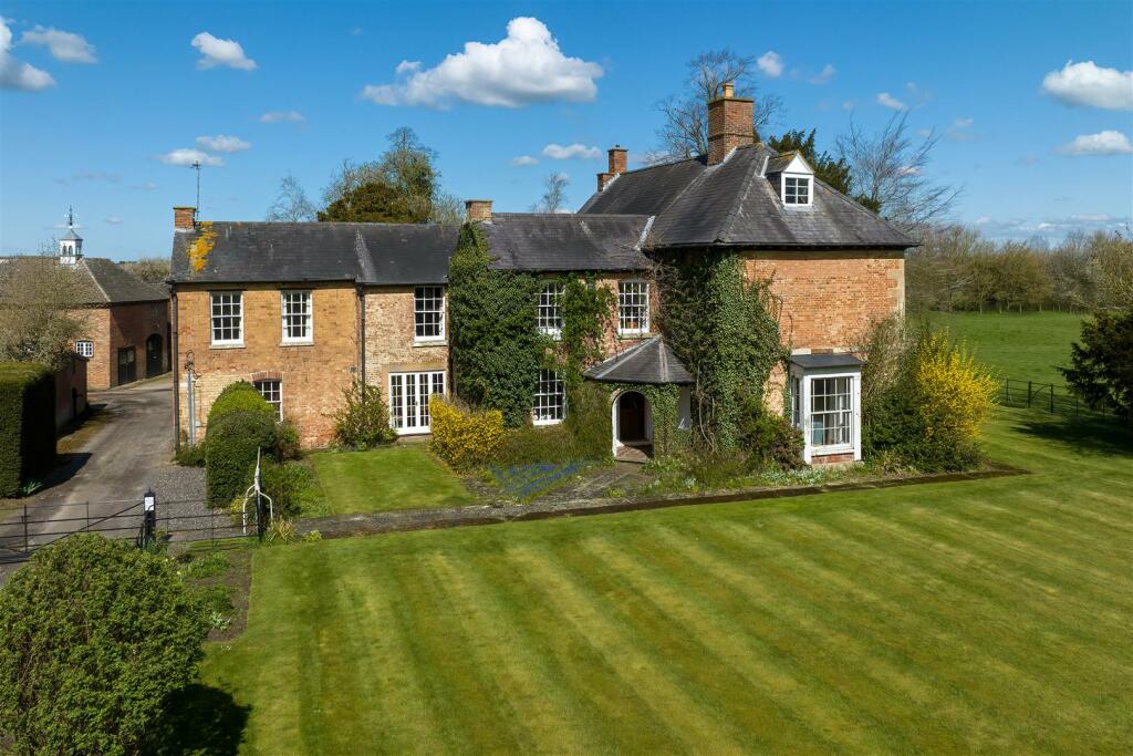 Banbury Road, Ladbroke, Southam photo 3