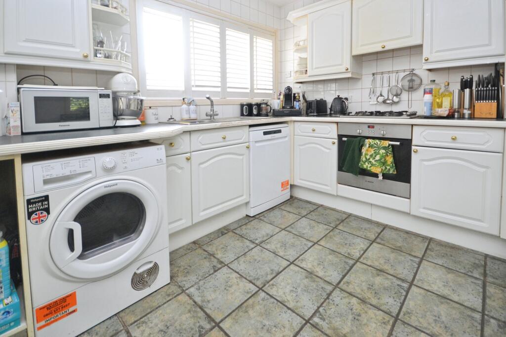 Darleydale, Southgate, Crawley, RH11 - View 5