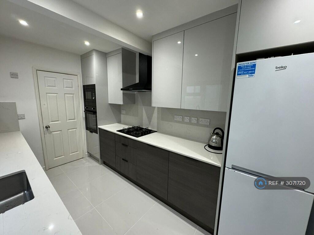 Main image of property: Pitcroft Avenue, Reading, RG6