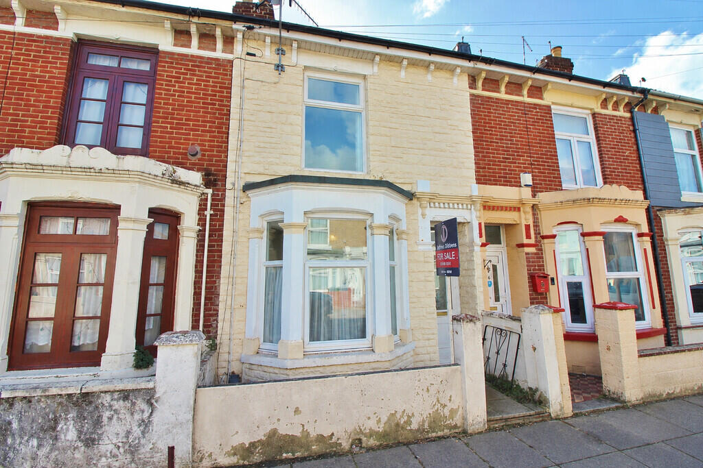 2-bed terraced on Stapleton Road, Portsmouth, £199,995