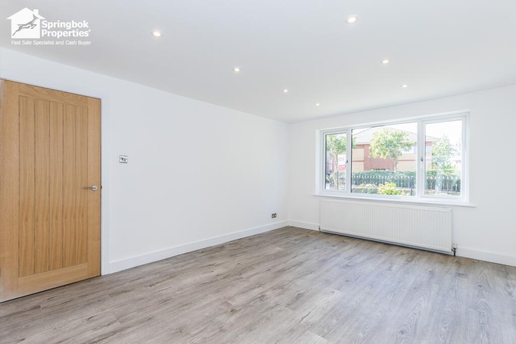 House in Leeds, Bruntcliffe, Morley - View 2