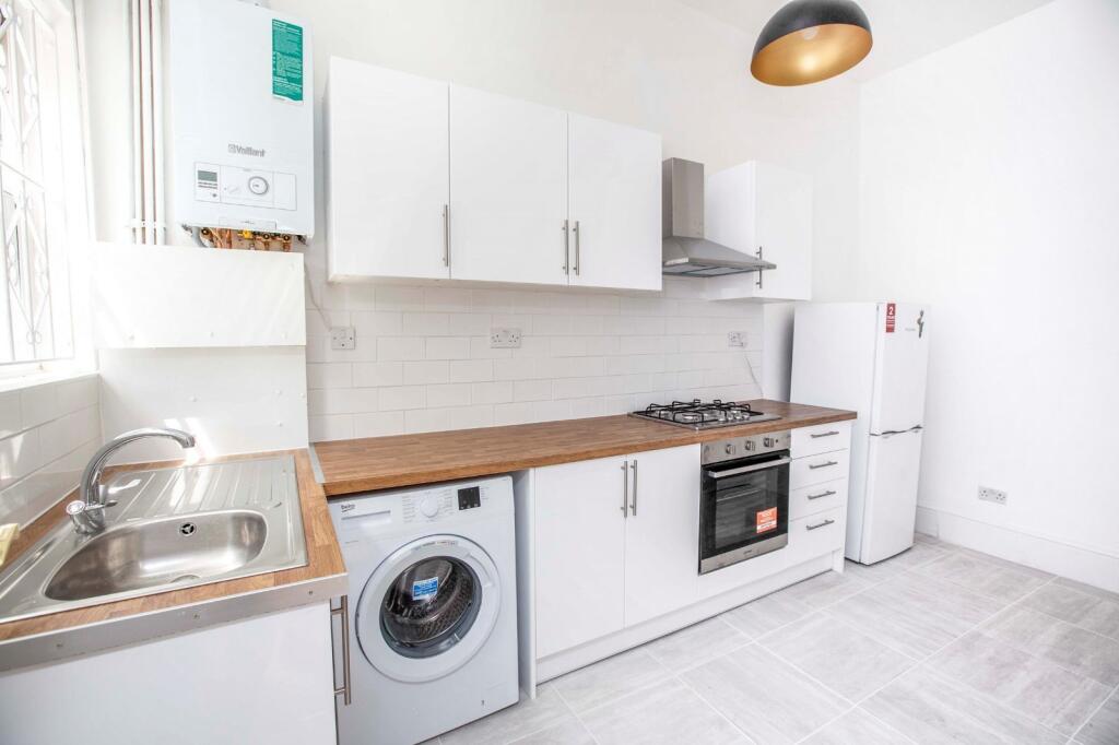 Main image of property: Bingley Road, London, E16