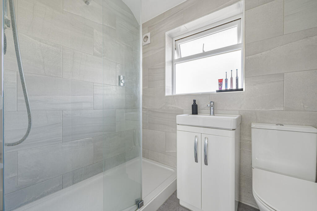 House in Sidcup, Halfway Street, Blackfen - View 4