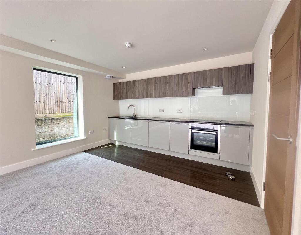 Main image of property: GUILDFORD ROAD, BOOKHAM, KT23