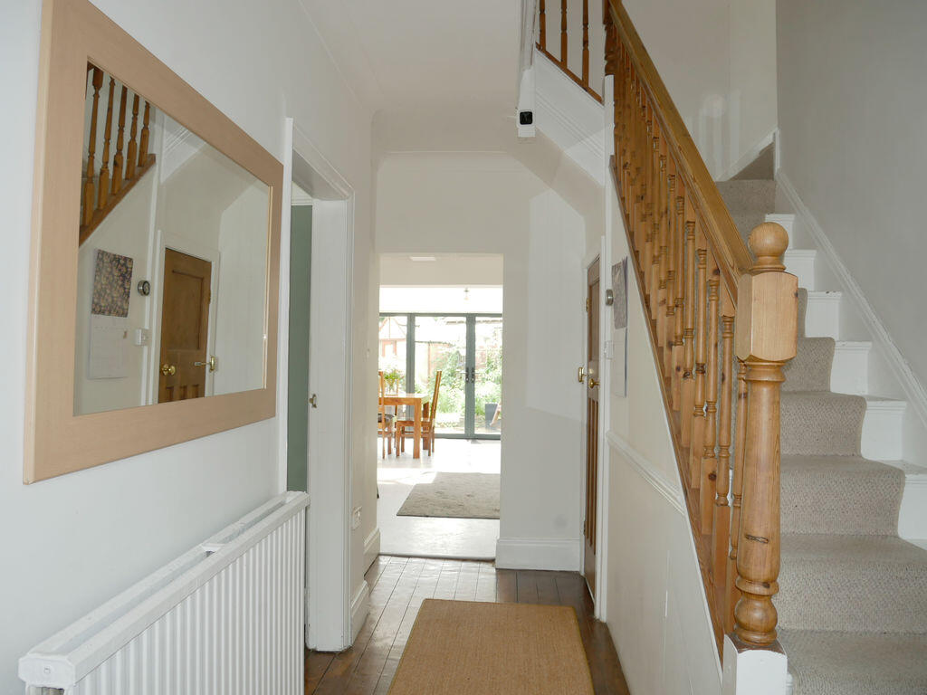 2 Windsor Avenue, Gatley photo 2
