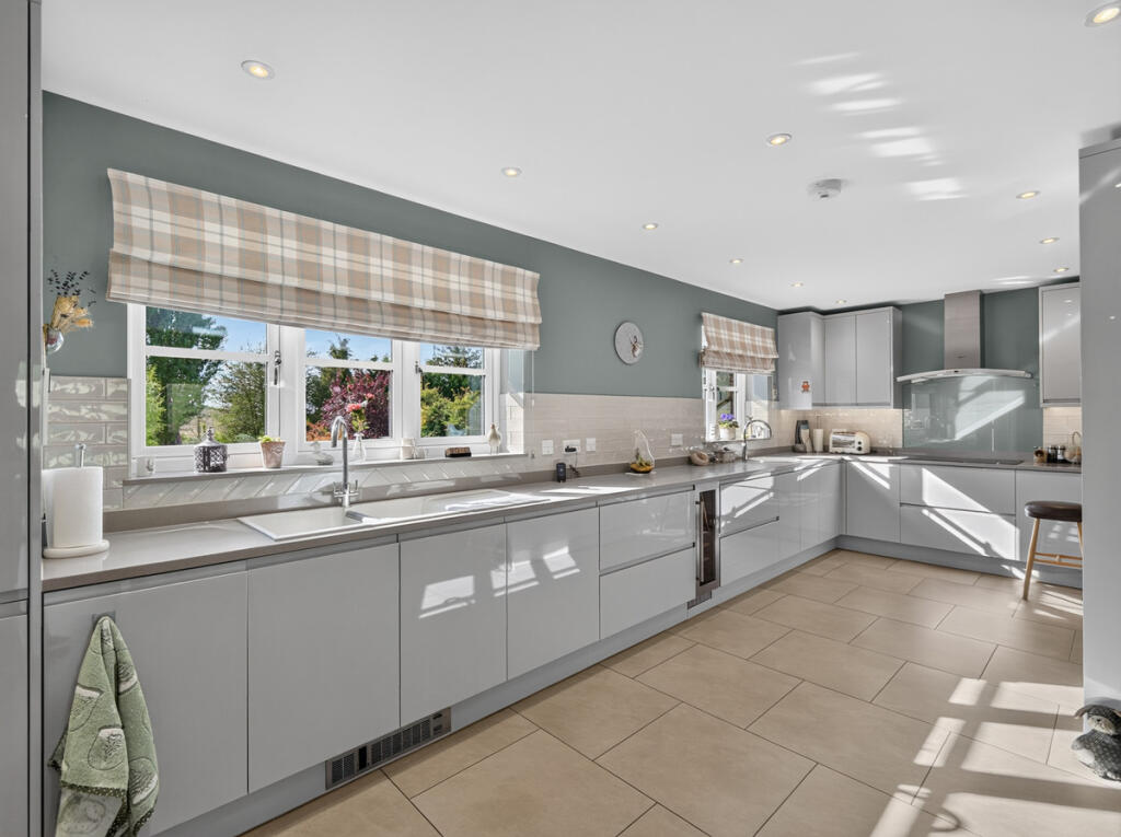 House in South Oxfordshire, Horspath - More