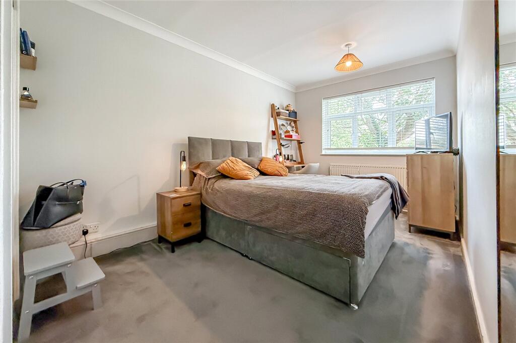 Apartment in St Albans - View 4