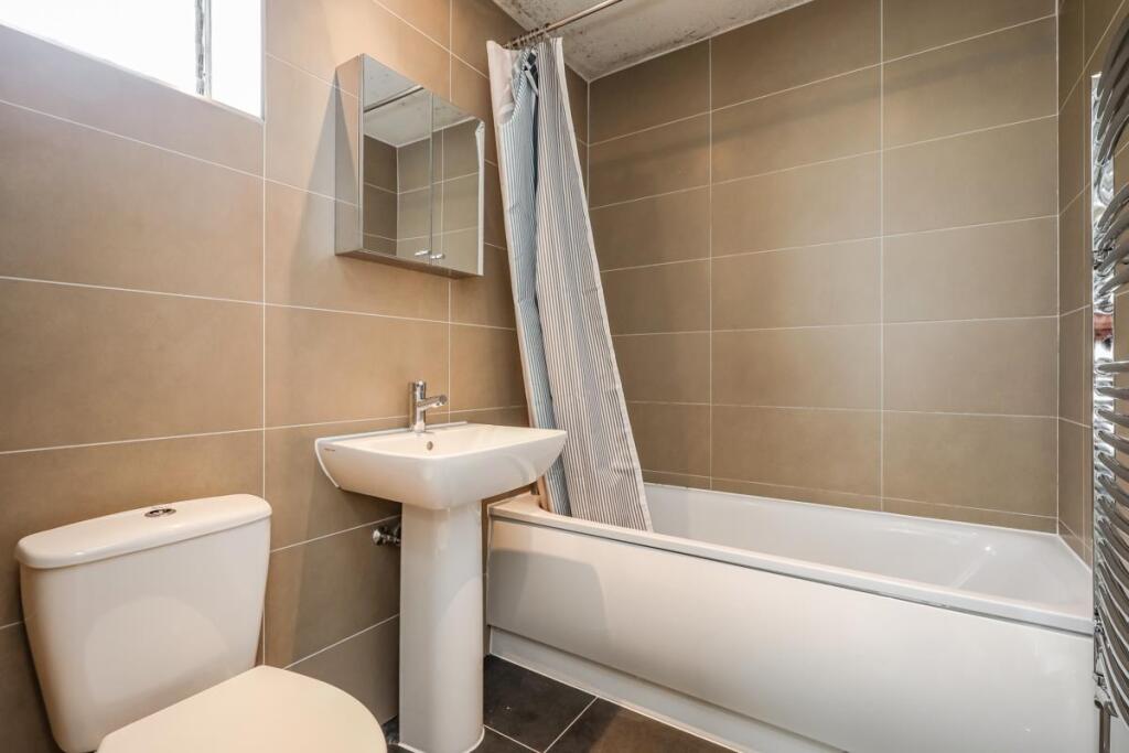 House in London - View 4