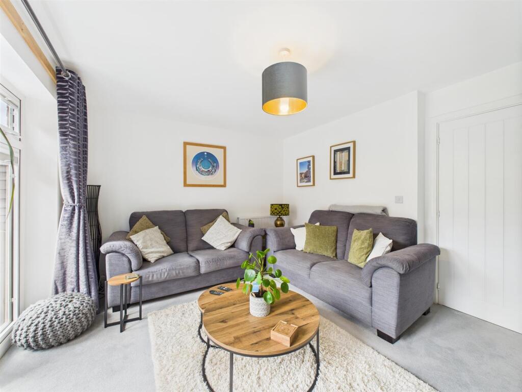 Claremont Lane, Hatton, Derbyshire - View 4