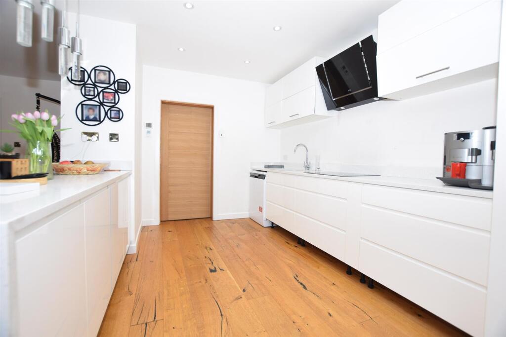 Barnaby Terrace, Rochester photo 3