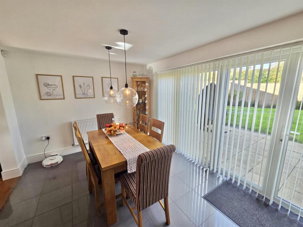 House in Ashfield, Sutton in Ashfield, Nottinghamshire - View 4