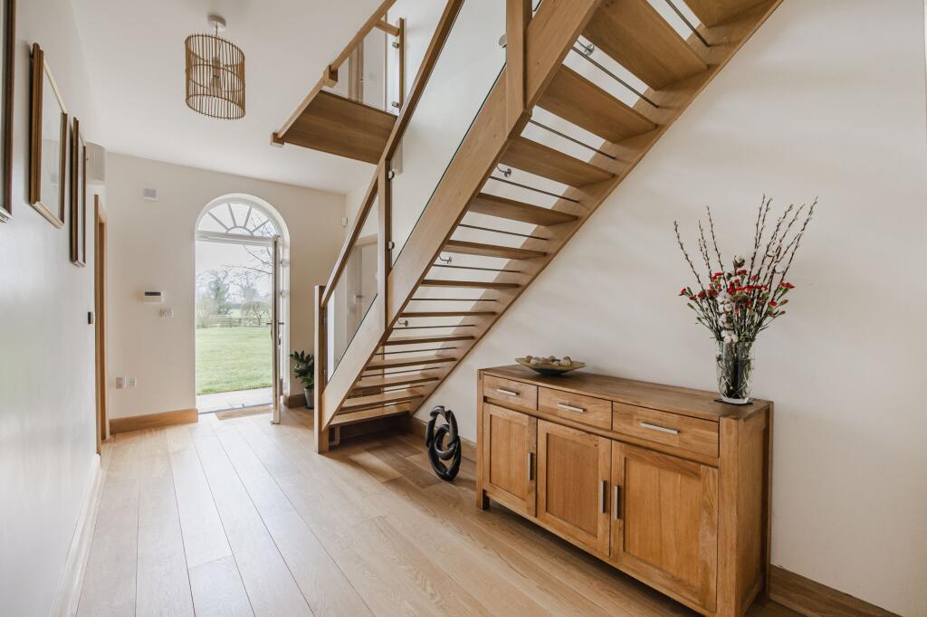 A Quintessential Farmhouse with 9 Acres in Thompson photo 4