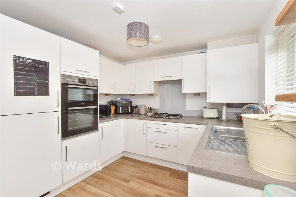 Siegfried Close, Sellindge, Ashford, Kent photo 2