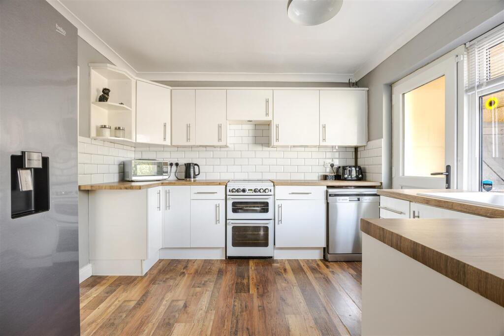 House in Doncaster, North Lincolnshire - More