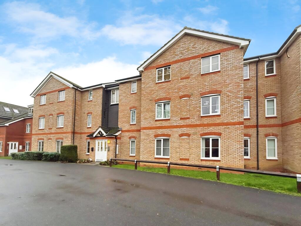 Main image of property: 37, Daneholme Close, Daventry, West Midlands NN11 0PN