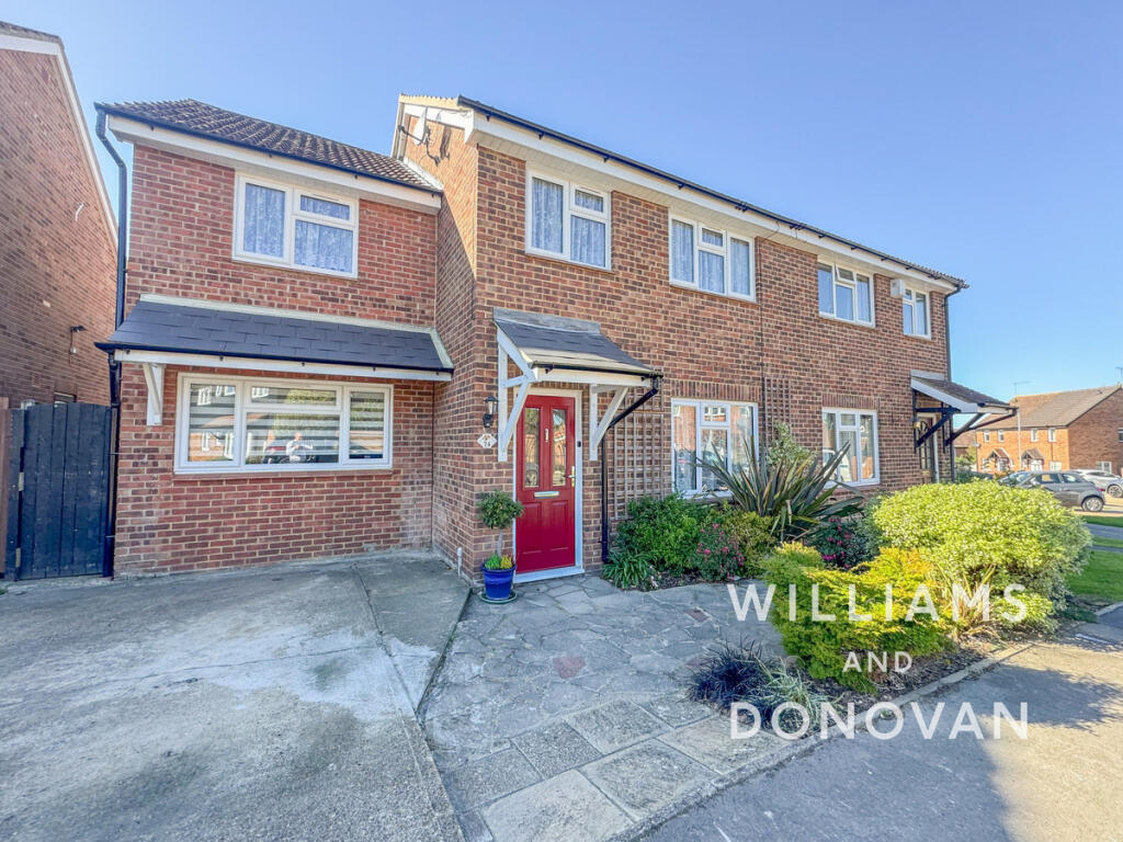 4-bed semi-detached on Buckingham Road, Hockley, SS5 4, £400,000
