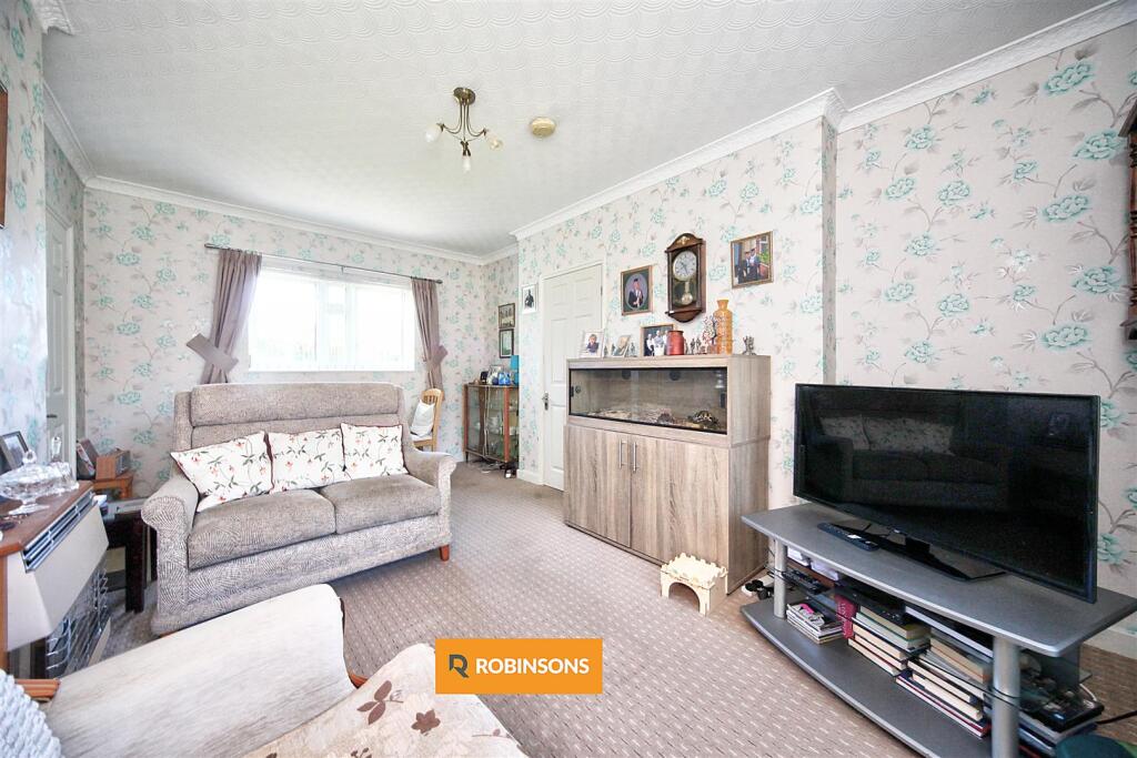 Lockhart Close, Dunstable photo 3