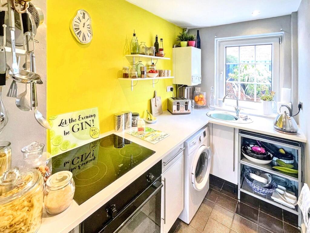 House in Newcastle upon Tyne - More