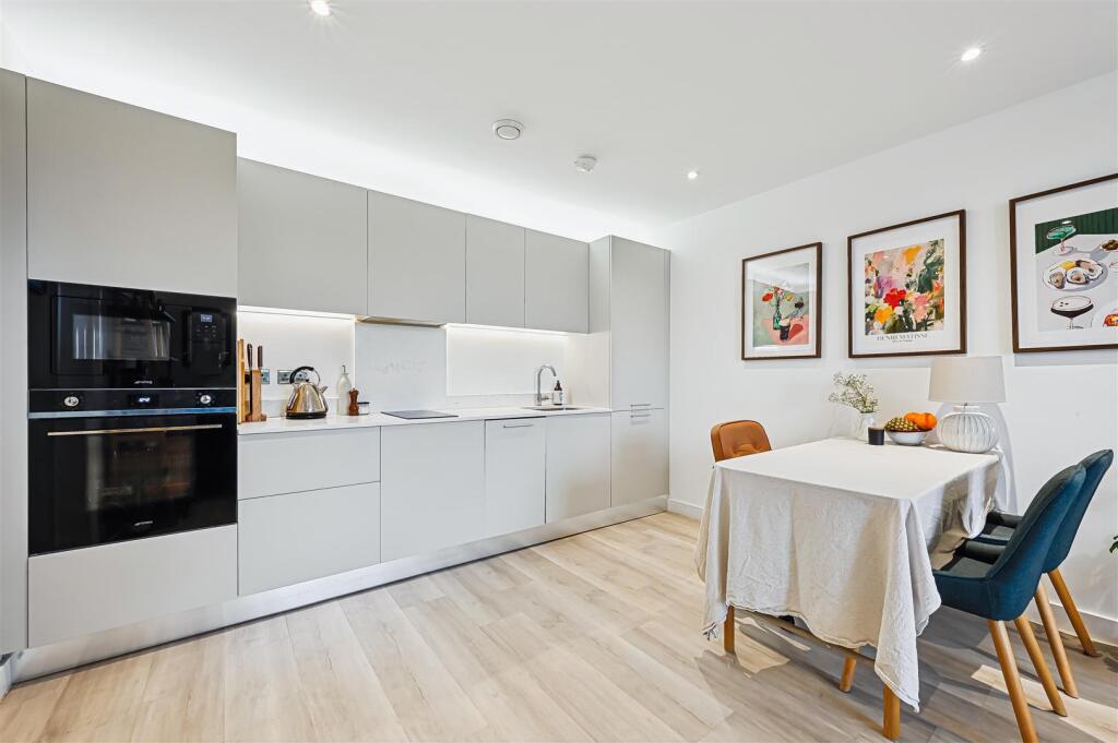 Apartment in London - View 4