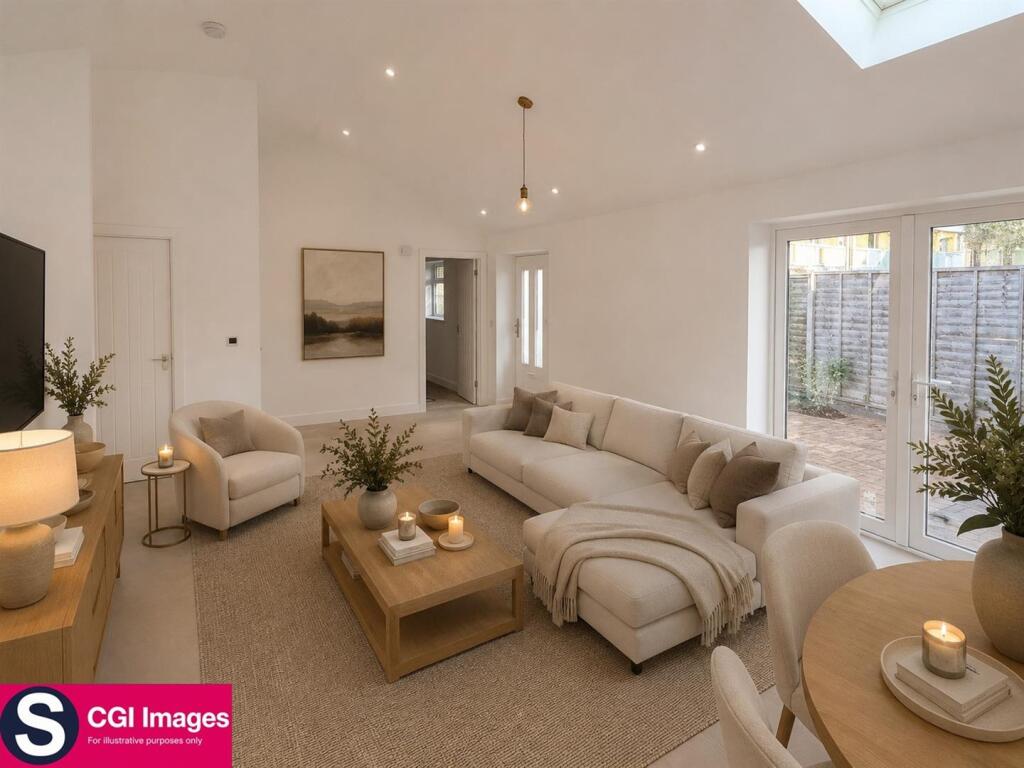House in Rushmoor, Cove West Heath, The Crescent - View 5