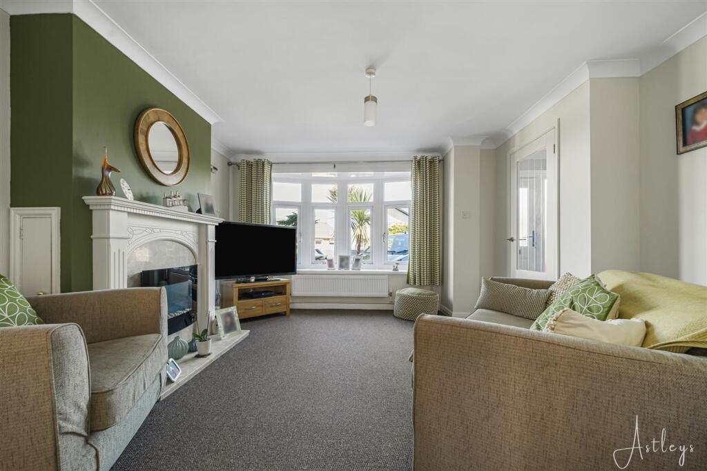 House in Neath - View 4
