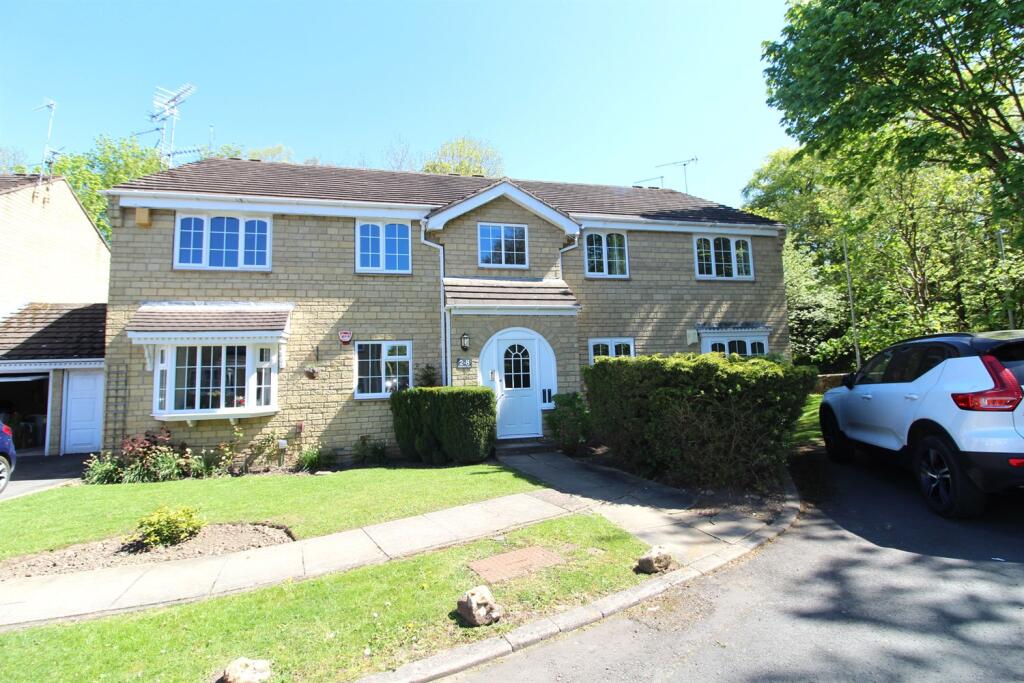 Main image of property: Oakdene Vale, Shadwell Lane.
