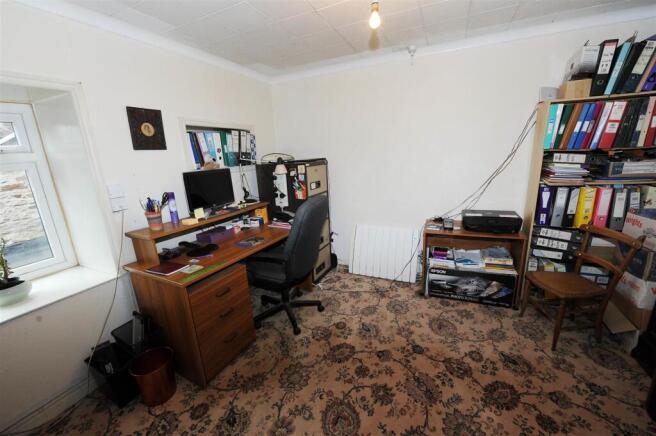 Double BEDROOM 4.