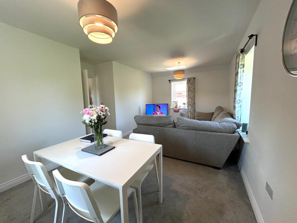 Apartment in Stony Stratford, City of Milton Keynes - View 2