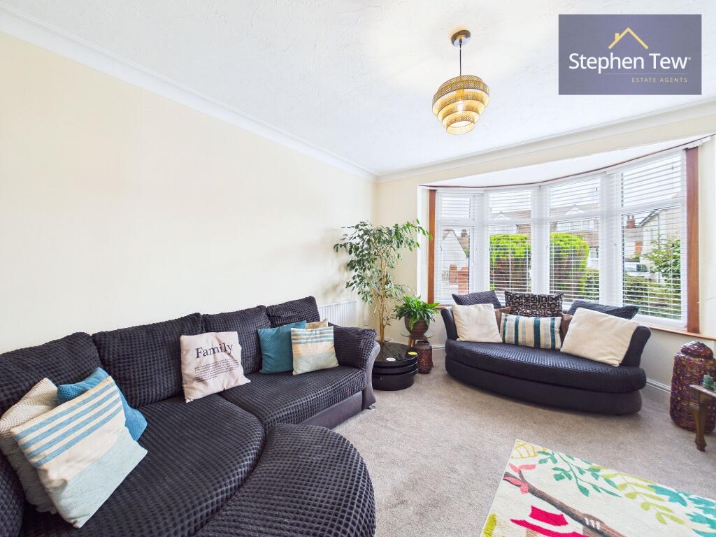 House in Blackpool, Squires Gate - More