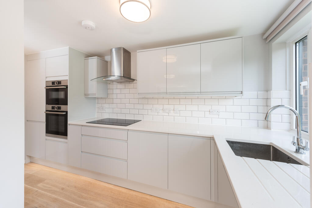 Main image of property: 3-bed Apartment, Eaton Manor, Hove