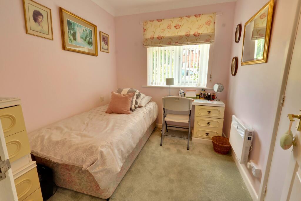 Apartment in East Hampshire, Clanfield - View 5