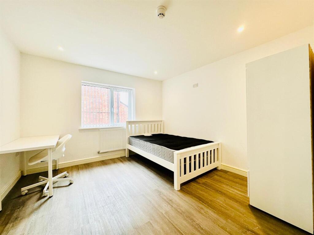 Main image of property: Derby Road, Nottingham